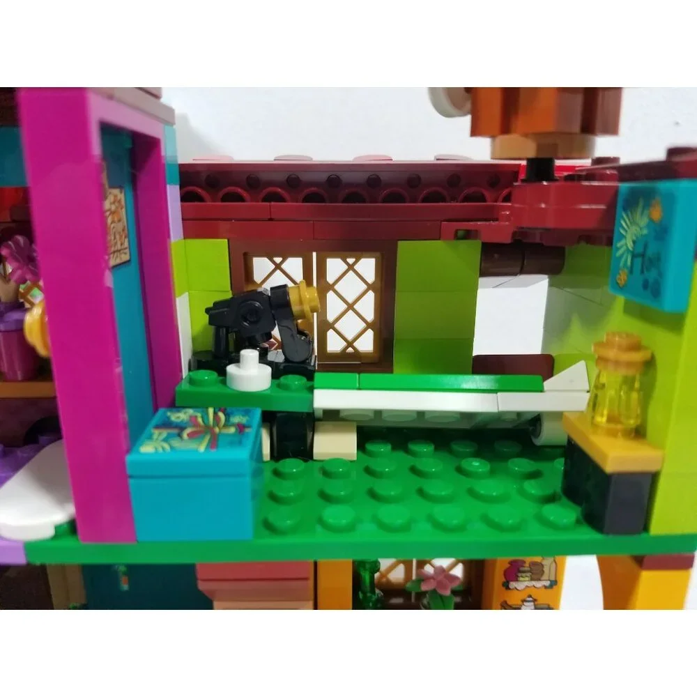 Lego The Madrigal House 43202 Disney Encanto With Instructions